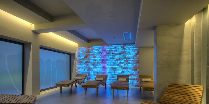 Chorvatské letovisko Petrčane: 4* hotel 50 metrů od pláže, s bazény a polopenzí