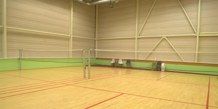 Hodina badmintonu pro dva hráče ve všední dny i o víkendu do 16:00