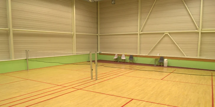Hodina badmintonu pro dva hráče ve všední dny i o víkendu do 16:00