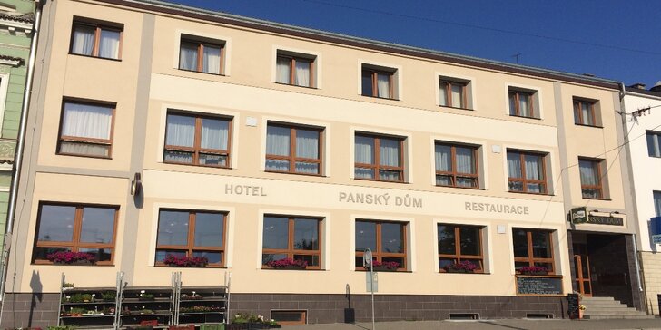 Oddech na Plzeňsku: nově zrekonstruovaný hotel, snídaně nebo polopenze i vířivka na pokoji