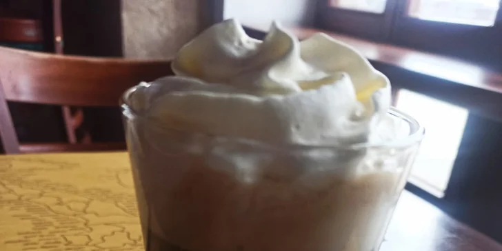 Italská siesta: drink Bombardino Calimero a tiramisu pro 1 nebo 2 osoby
