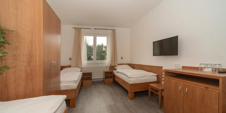 Oddech na Plzeňsku: nově zrekonstruovaný hotel, polopenze i vířivka na pokoji