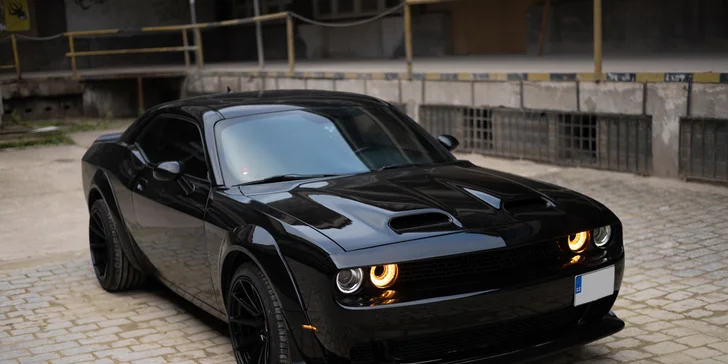Zkroťte 900 koní pod kapotou: až 2 hodiny jízdy v nadupaném Dodge Challenger a Chevrolet Camaro SS