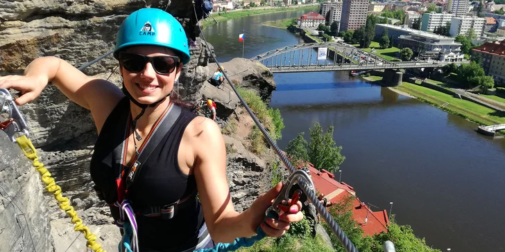 Via Ferrata: Lezení po Pastýřské stěně v Děčíně s nanukem na vrcholu
