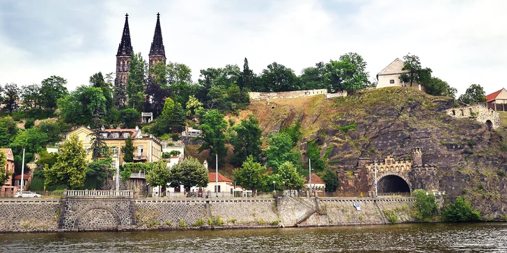 Velikonoce na Vltavě: vyhlídková plavba s živou hudbou a 4chodové menu