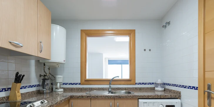 Dovolená v Andalusii: apartmány u pláže, nabídka výletů s českým průvodcem, děti do 6 let zdarma