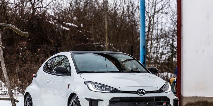 1–8 kol na závodním okruhu v Mostě či Sosnové jako řidič či spolujezdec BMW či Toyoty