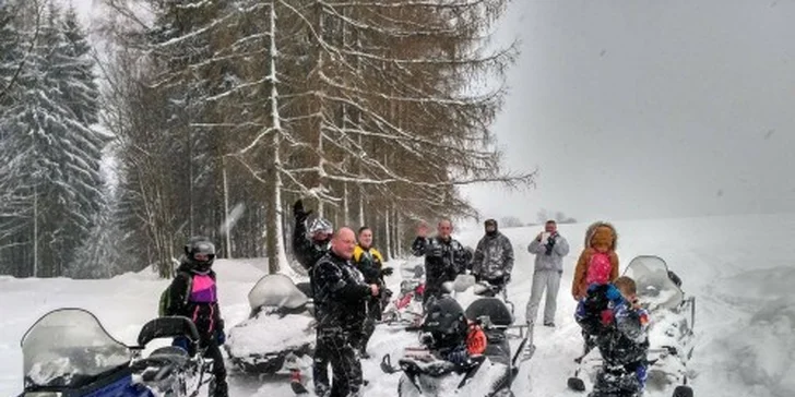 Dovádění na sněžném skútru pro děti i dospělé: 5 okruhů nebo rovnou hodina jízdy