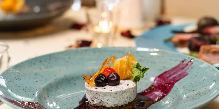 Valentýnská hostina u vás doma: paštika, panenka a cheesecake i návod na food styling