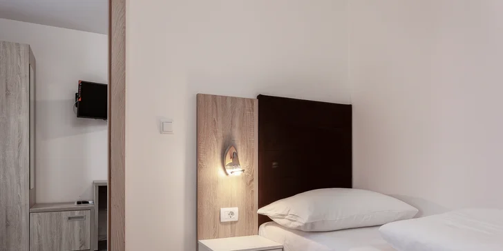 Krásná dovolená v chorvatské Istrii: hotel se snídaní přímo na písečné pláži