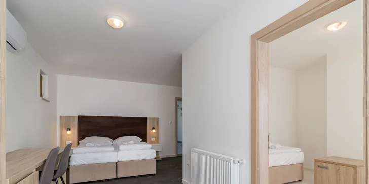 Krásná dovolená v chorvatské Istrii: hotel se snídaní přímo na písečné pláži