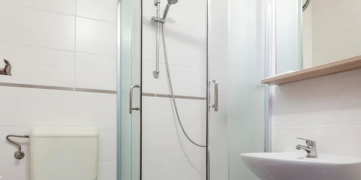 Krásná dovolená v chorvatské Istrii: hotel se snídaní přímo na písečné pláži