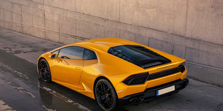 Zkroťte 640 koní nejnovějšího Lamborghini Huracan: 15–45 min. řízení či spolujízdy s palivem a pojištěním
