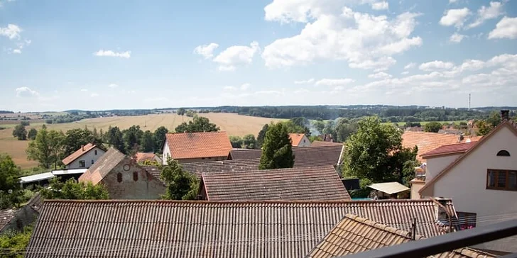 Dovolená v jižních Čechách: moderní hotel se snídaní, bazénem a wellness i půjčení elektrokol
