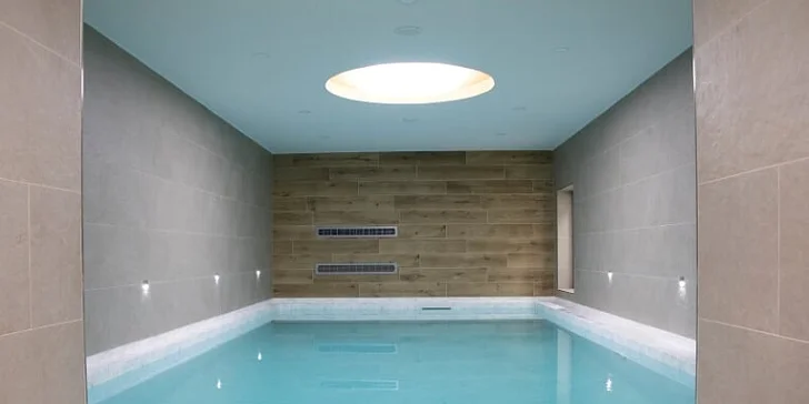 Dovolená v jižních Čechách: moderní hotel se snídaní, bazénem a wellness i půjčení elektrokol