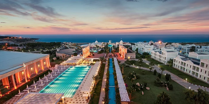 Dovolená na Kypru vč. letenky: 5* resort na pláži, s aquaparkem a ultra all inclusive