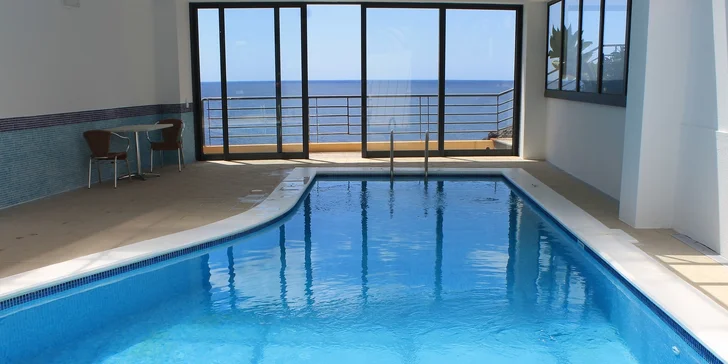 Madeira, ostrov věčného jara: letenka, 4* hotel s bazény, pláží a česky hovořícím delegátem