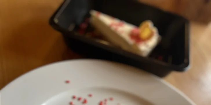 Valentýnské menu k odnosu s sebou: losos, panenka nebo kuřecí prso i lahev sektu