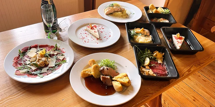 Valentýnské menu k odnosu s sebou: losos, panenka nebo kuřecí prso i lahev sektu