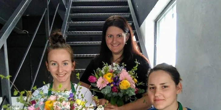 90min. floristický workshop: výroba květinových šperků či dárkové kytice