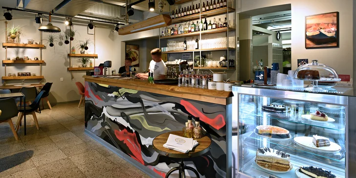 Bistro s českou i mezinárodní kuchyní: voucher na konzumaci nebo catering