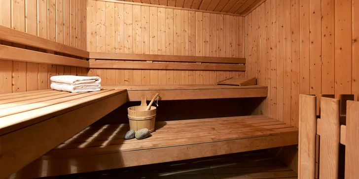 Privátní wellness při romantickém svitu svíček i s lahví prosecca pro 2 osoby