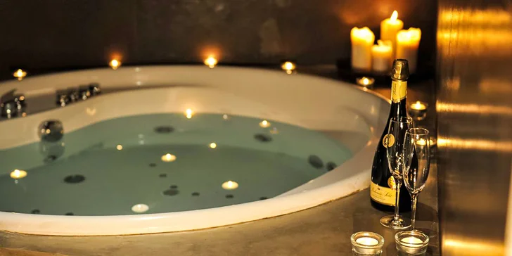 Privátní wellness při romantickém svitu svíček i s lahví prosecca pro 2 osoby