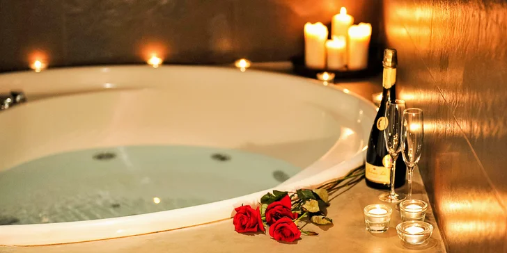 Privátní wellness při romantickém svitu svíček i s lahví prosecca pro 2 osoby
