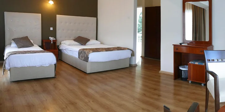 Letní dovolená na Kypru: letenka, ubytování ve 3* hotelu u pláže s bazénem a polopenzí