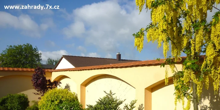 Okolí domu jako ze žurnálu: vizualizace zahrady od zkušených architektů