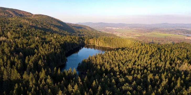 Skvělá zimní lyžovačka i jarní dovolená v Krušných horách s polopenzí, saunou i bazénem