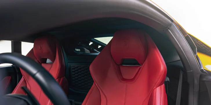 Zkroťte Lamborghini, Porsche nebo Mustanga na velkém okruhu v Mostě i Brně: až 5 kol jako řidič či spolujezdec