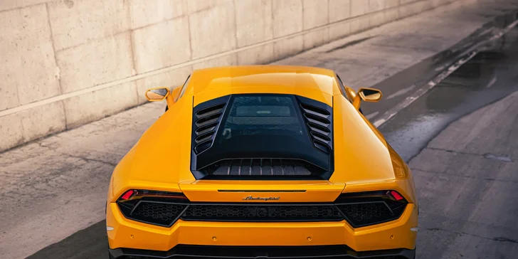 Zkroťte Lamborghini, Porsche nebo Mustanga na velkém okruhu v Mostě i Brně: až 5 kol jako řidič či spolujezdec