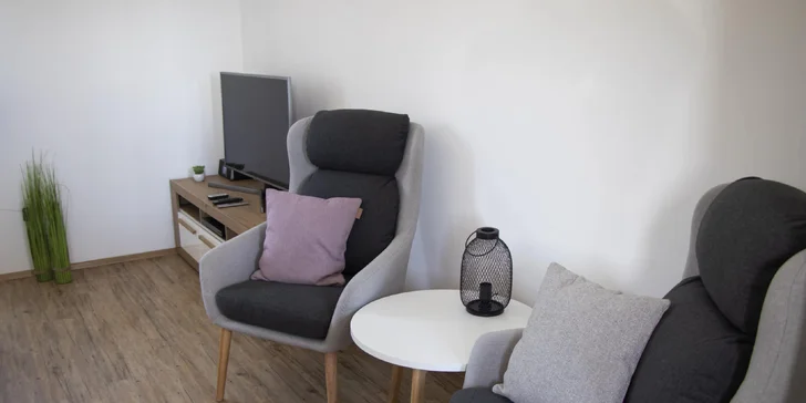 Dovolená v jižních Čechách: moderní hotel se snídaní, bazénem a wellness i půjčení elektrokol