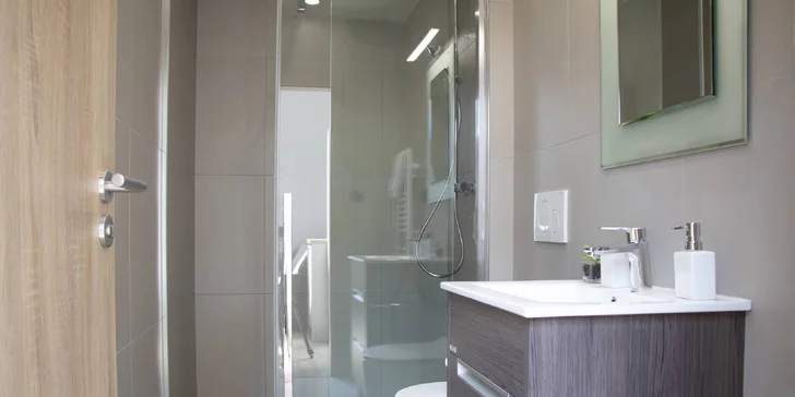 Dovolená v jižních Čechách: moderní hotel se snídaní, bazénem a wellness i půjčení elektrokol