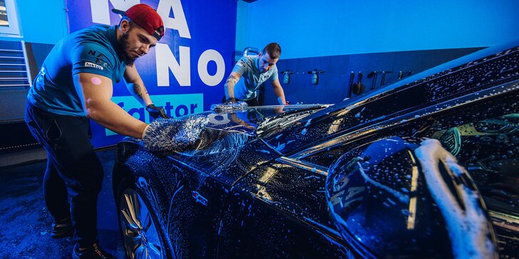Ruční mytí auta, čištění interiéru i možnost dezinfekce: od vosku na karoserii po vysáté sedačky