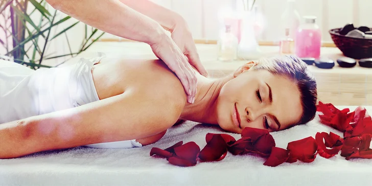 90 či 120 min. wellness hýčkání s růžemi: masáž těla a obličeje i lázeň nohou