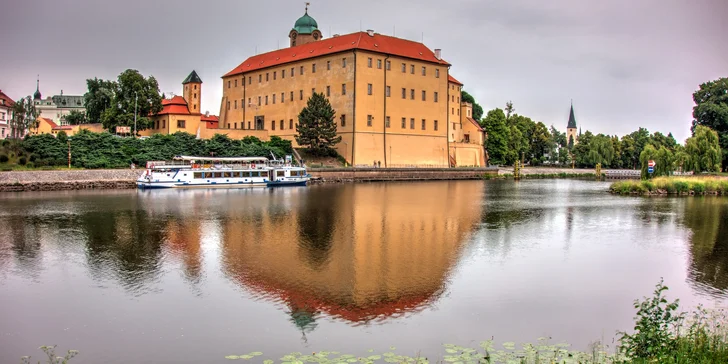 Pohodový pobyt v srdci lázeňského města Poděbrady s polopenzí a vínem