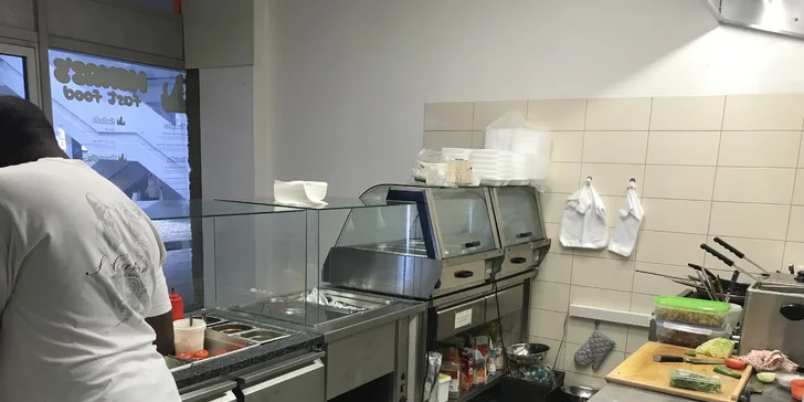 Oběd s sebou: burger dle výběru nebo quesadilla s nápojem pro jednoho či dva