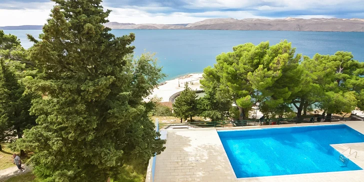 Chorvatsko all inclusive: jídlo i pití a spousta vyžití po celý den, hotel 50 metrů od pláže