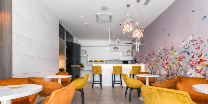 Luxusní hotel 2 km od centra Makarské: pokoj s balkonem, snídaně, neomezený wellness