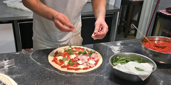 Pizza i nápoj podle výběru na místě i s odnosem s sebou pro jednoho i dva