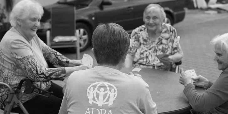 Pomozte seniorům, kteří chtějí pomáhat: příspěvek pro ADRA ČR a její seniory-dobrovolníky