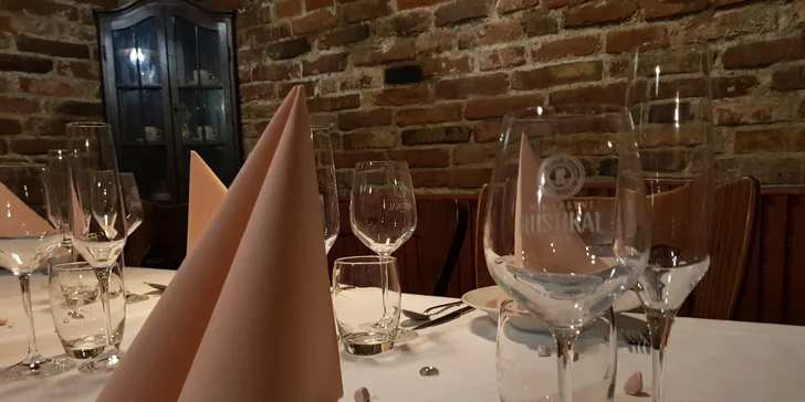 Za zážitky i odpočinkem do města mandloní se stravou i degustačním balíčkem