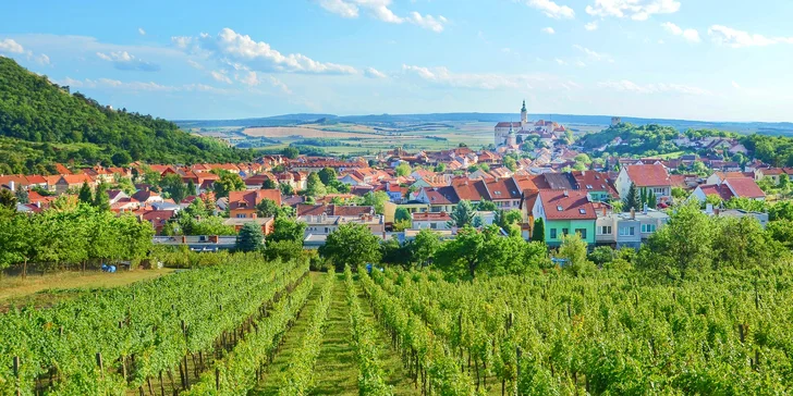 Dovolená na Moravě pro pár: penzion v Mikulově, snídaně, košík s dobrotami i zabijačkové hody