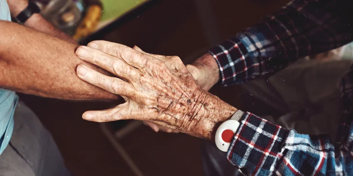Pomozte seniorům, kteří chtějí pomáhat: příspěvek pro ADRA ČR a její seniory-dobrovolníky