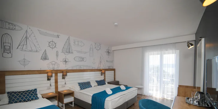 Pohodová dovolená v chorvatském Drveniku: moderní hotel 50 metrů od pláže a polopenze