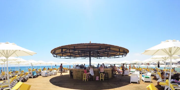 5* dovolená na Kypru: hotel s ultra all inclusive, písčitá pláž, bazény i wellness