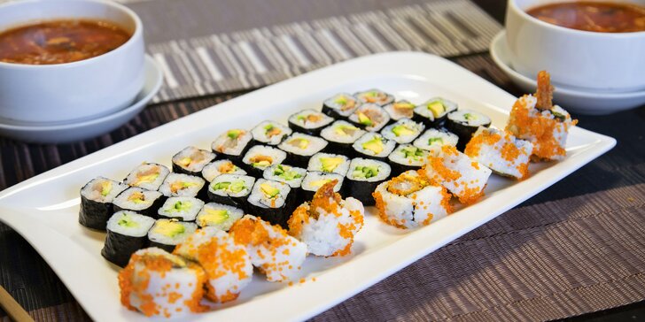 Asijská hostina: 48 kousků sushi s rybami i vege a 2 polévka tom yum kung
