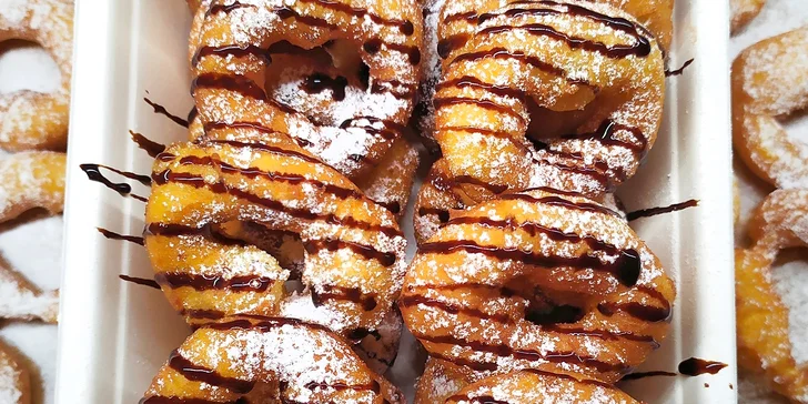 Mini donuts s jahodovou, karamelovou nebo čoko polevou s sebou: 8, 14 nebo 22 kusů